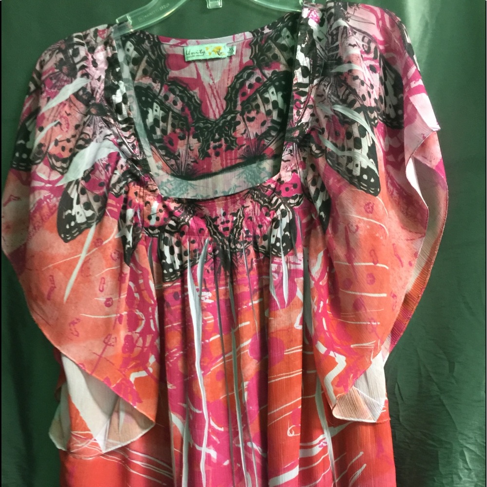 💗💕Pink flowing butterfly🦋 top